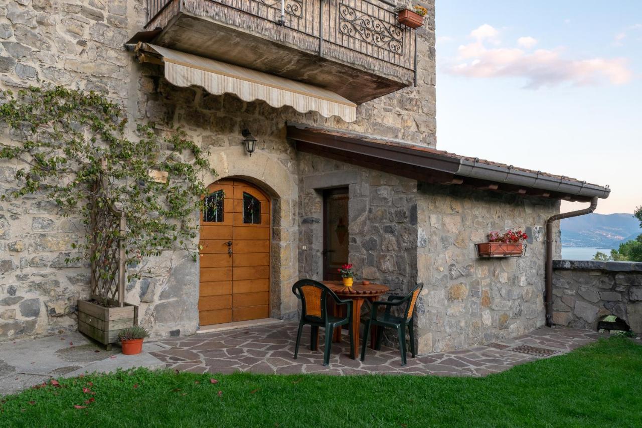 Castello Di Zorzino Iseo Lake Riva di Solto Exterior foto